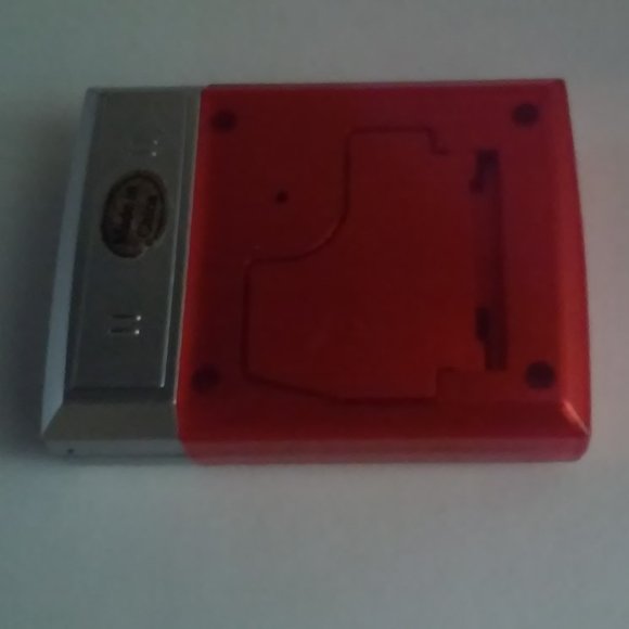 Small Travel Clock In Hard Plastic Case 1 AAA Battery - Picture 4 of 4